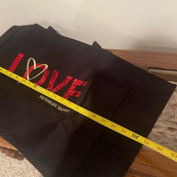 ❤️Last weekend in closet❤️NWT Victoria’s Secret Love Tote - Picture 7 of 8